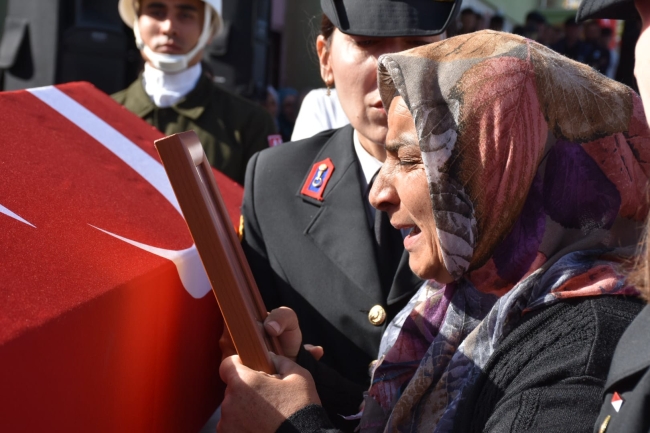 Niğde, şehidini son yolculuğuna uğurladı