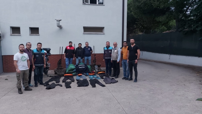 Bursa'da kum şırlanı avcıları kıskıvrak yakalandı!