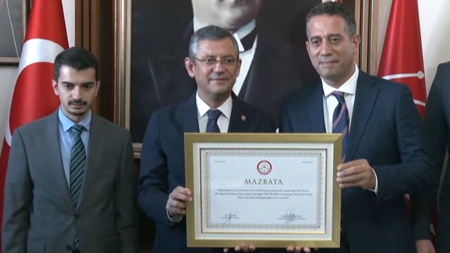 Özgür Özel mazbatasını aldı