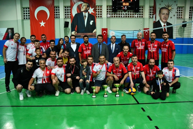 Türkeli'de Kurumlar Arası Voleybol Turnuvası sona erdi