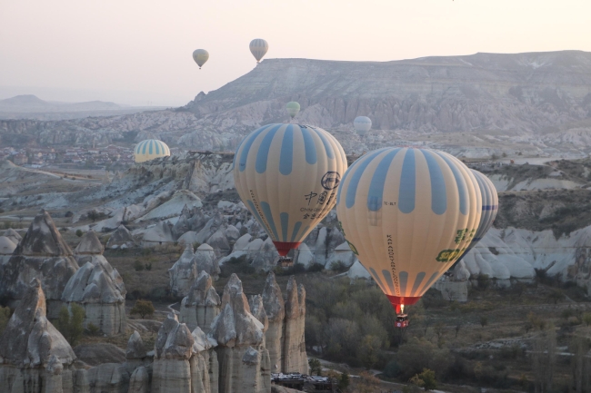 Sıcak hava balonları,Türk bayraklarıyla havalandı