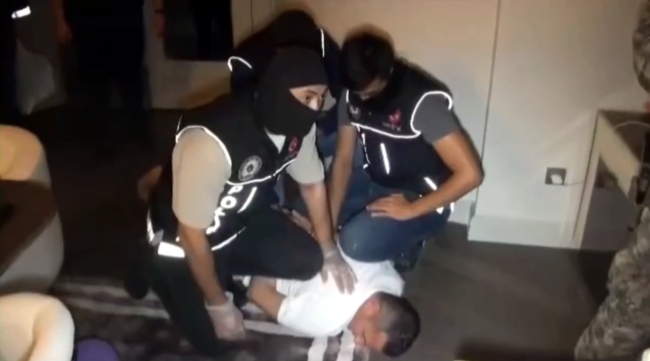 Kırmızı bültenle aranıyordu! 'Kompanio Bello' yakalandı
