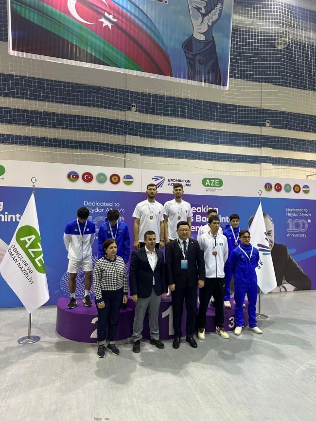 Badmintoncular Azerbaycan’dan 3 madalyayla döndü