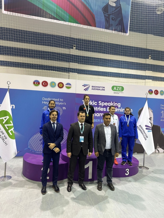 Badmintoncular Azerbaycan’dan 3 madalyayla döndü