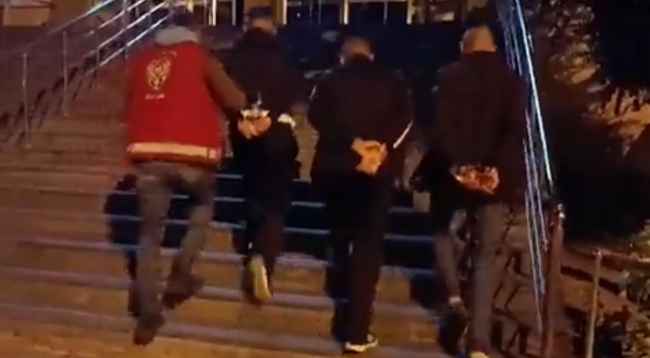 Zehir tacirleri kıskıvrak yakalandılar!