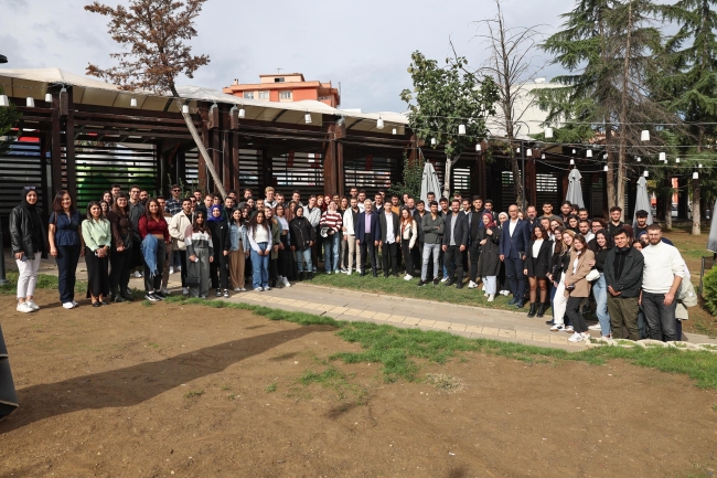 Başkan Turgay Erdem üniversite öğrencileriyle bir araya geldi