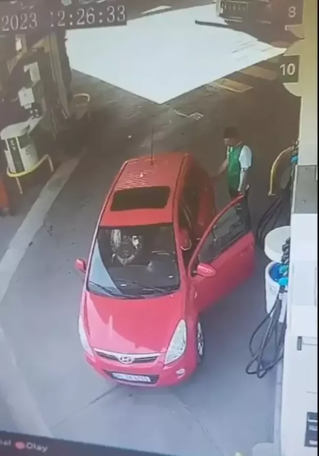 Ablasını öldürüp cesedini otoparka bırakmış!