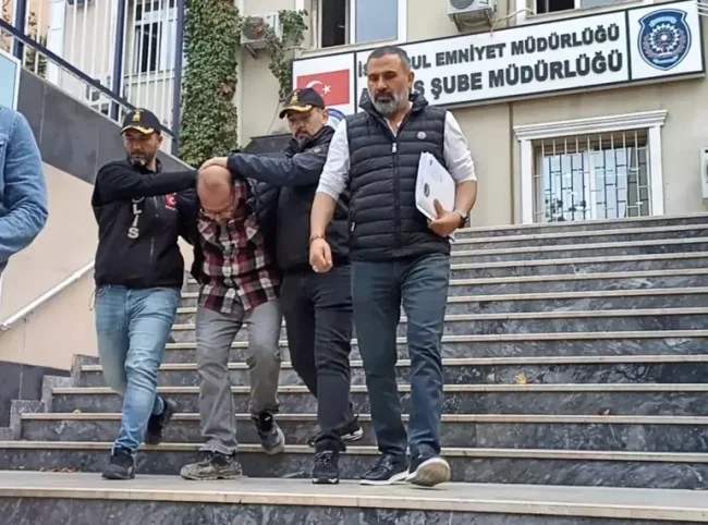 Ablasını öldürüp cesedini otoparka bırakmış!
