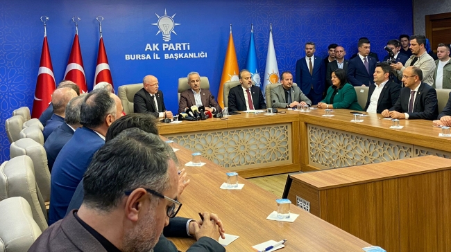 Ulaştırma ve Altyapı Bakanı Abdulkadir Uraloğlu'ndan AK Parti Bursa'ya ziyaret