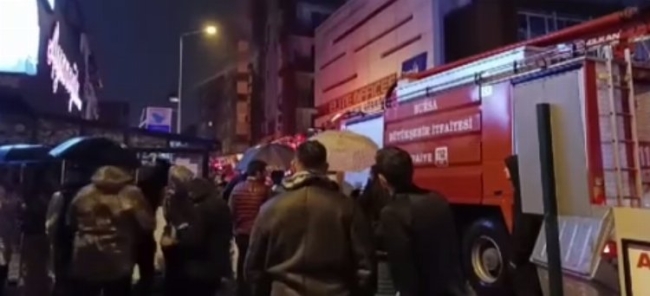 Bursa'da 10 katlı işyeri alevlere teslim oldu!