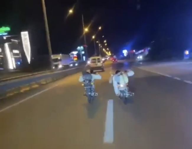 Bursa'da motosiklet üzerinde ölümüne yarış!