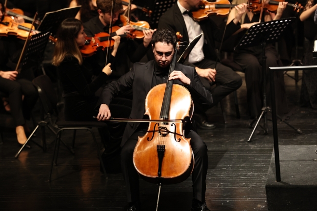 “Yüzyılın izinde genç yetenekler” konseri mest etti