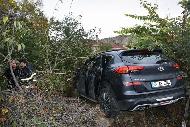 D100'de otomobil ile cip çarpıştı: 2'si çocuk 6 yaralı