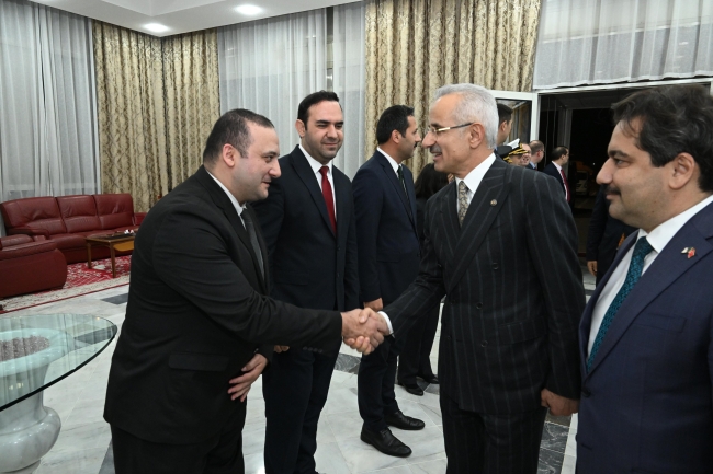 Bakan Uraloğlu, Cezayir’de