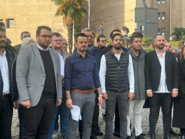 CHP Bursa gençlerini yalnız bırakmadı