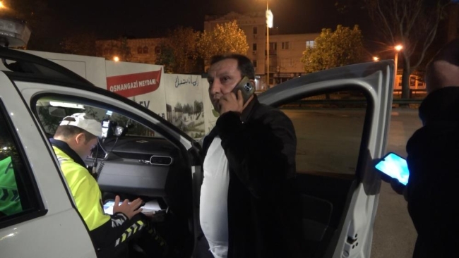 Bursa'da alkollü sürücü polise zor anlar yaşattı!