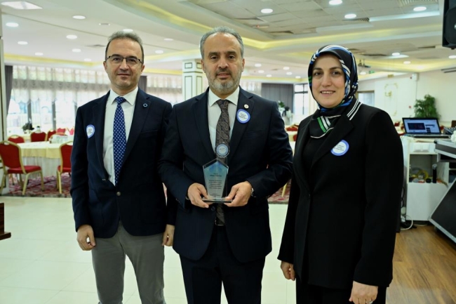 Bursa'da mavi balonlar özgürlük için uçtu