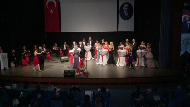 Bursa Barosu'ndan 100. Yılında Tangolarla Cumhuriyet Konseri