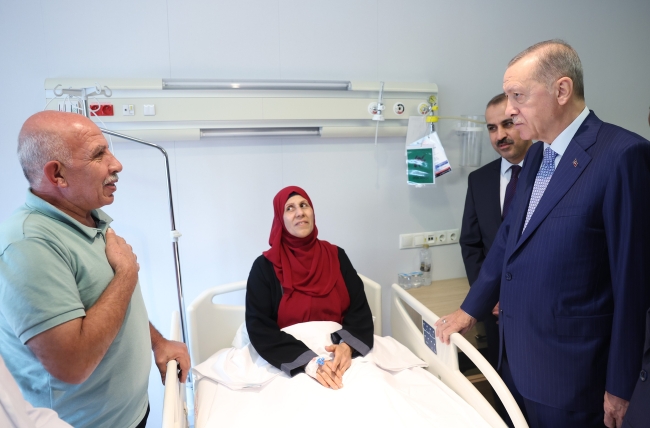 Cumhurbaşkanı Erdoğan'dan Gazzeli hastalara ziyaret