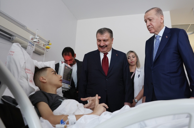 Cumhurbaşkanı Erdoğan'dan Gazzeli hastalara ziyaret