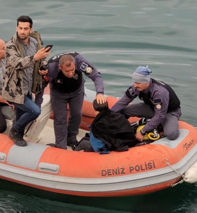 11 yaşındaki çocuk denize düştü