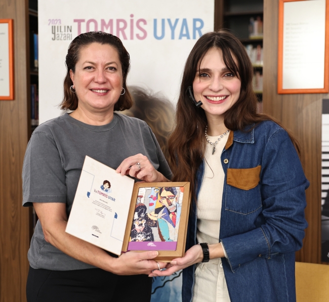 Meriç Aral gençlerle Tomris Uyar öyküleri okudu