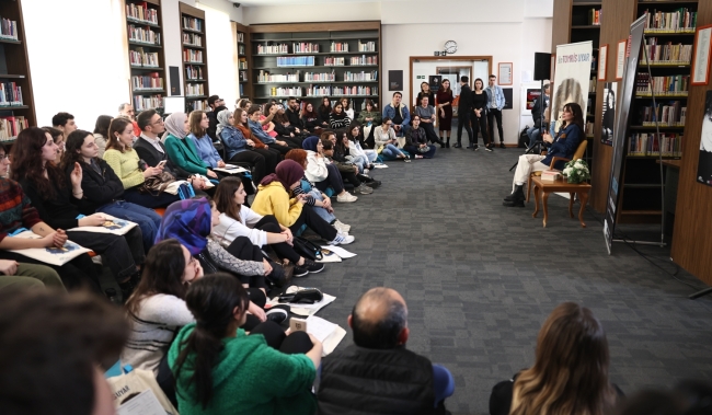 Meriç Aral gençlerle Tomris Uyar öyküleri okudu