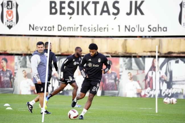 Beşiktaş ikinci antrenmanını tamamladı