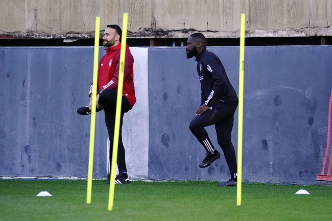 Beşiktaş ikinci antrenmanını tamamladı