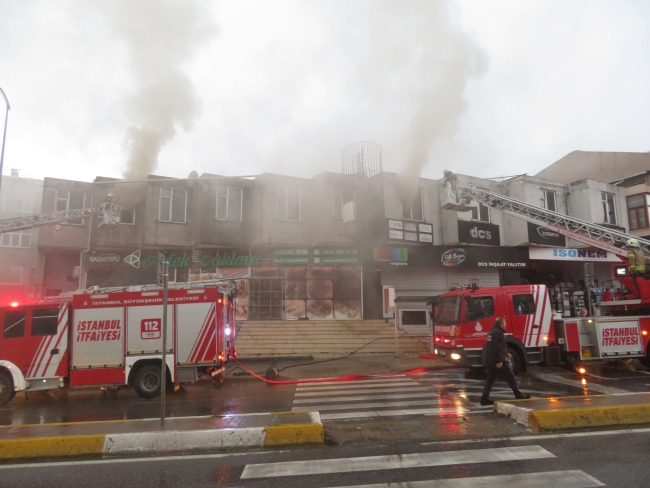 İstanbul'da depo yangını
