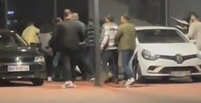 Tekme ve yumruklar havada uçuştu