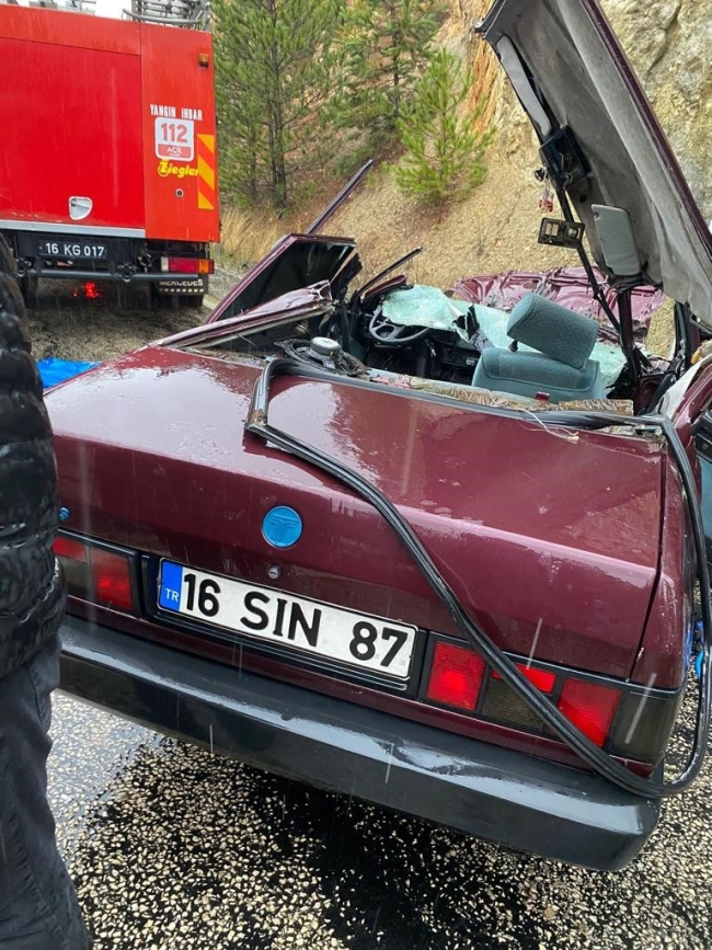 Bursa'da taziye otobüsü otomobille çarpıştı: 1 ölü, 5 yaralı