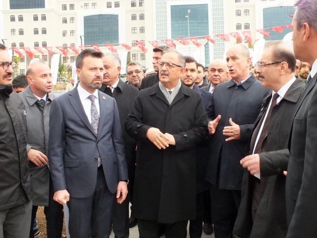 Bakan Özhaseki: "İsrail utanılacak işler yapıyor"