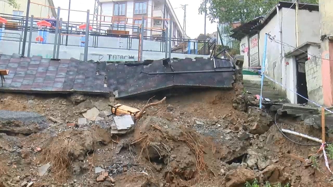İstanbul'da toprak kaydı!