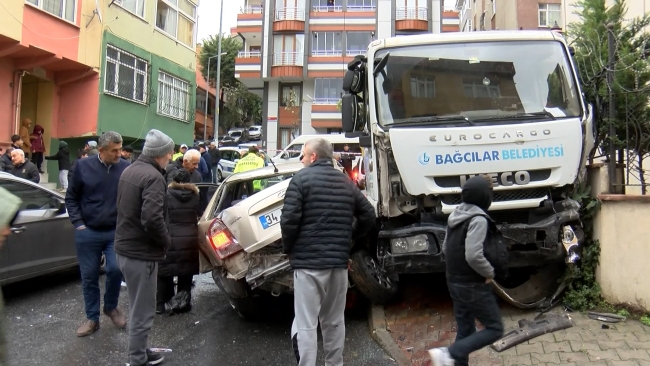 Freni boşaldı, sokağı savaş alanına çevirdi