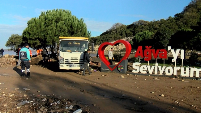 Şile'de fırtına sonrası yaralar sarılıyor