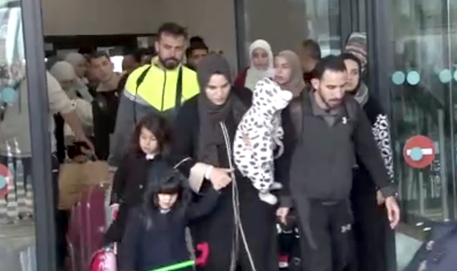 Tahliye edilen 107 Türk vatandaşı yurda döndü