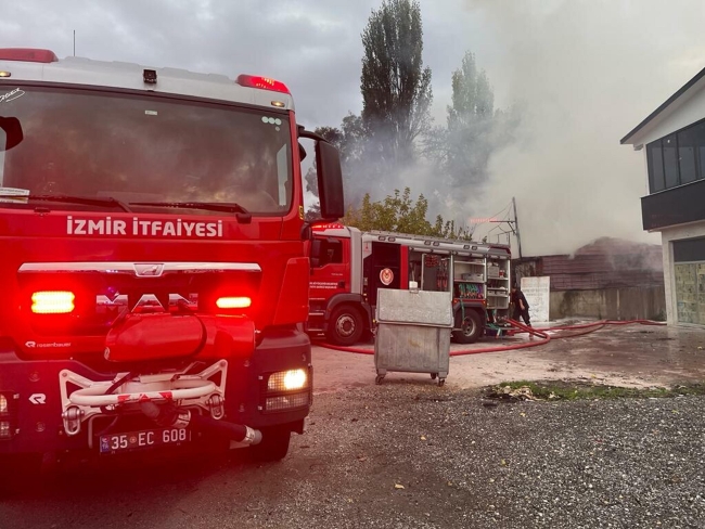 Restoran alevlere teslim oldu
