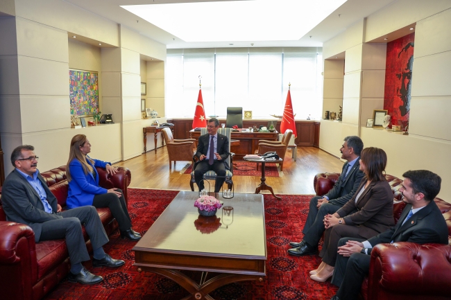 Özgür Özel, DİSK Genel Başkanı Çerkezoğlu ile görüştü