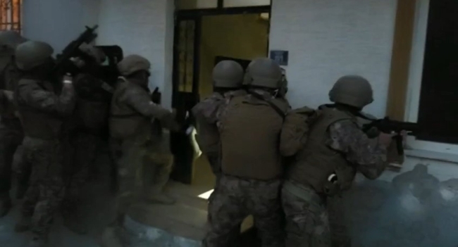 Bursa'da uyuşturucu satıcılarına şafak operasyonu: 64 gözaltı