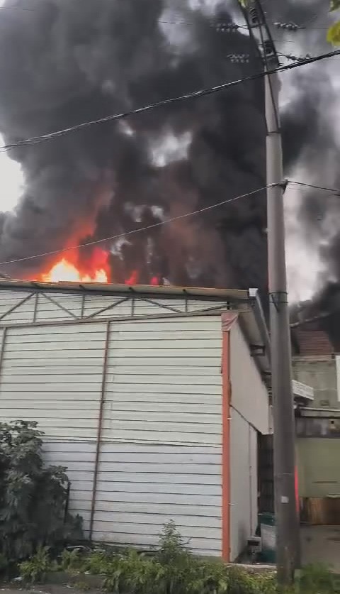 Bursa'da tekstil fabrikasında yangın