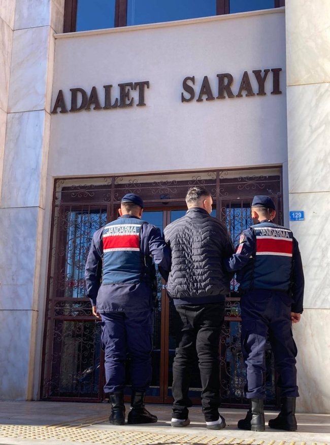 Hapis cezası ile aranan şahıs jandarma tarafından yakalandı