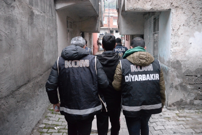Diyarbakır'da 'Elek' operasyonu: 9 gözaltı