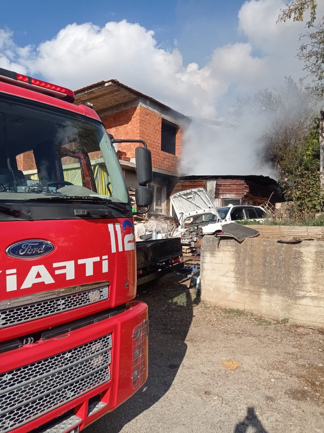 Kalorifer kazanı patladı, alevler eve sıçradı