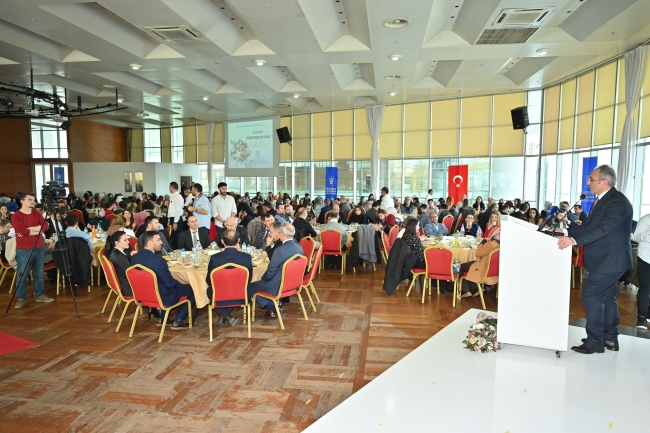 Alinur Aktaş: Yarınlarımız daha aydınlık