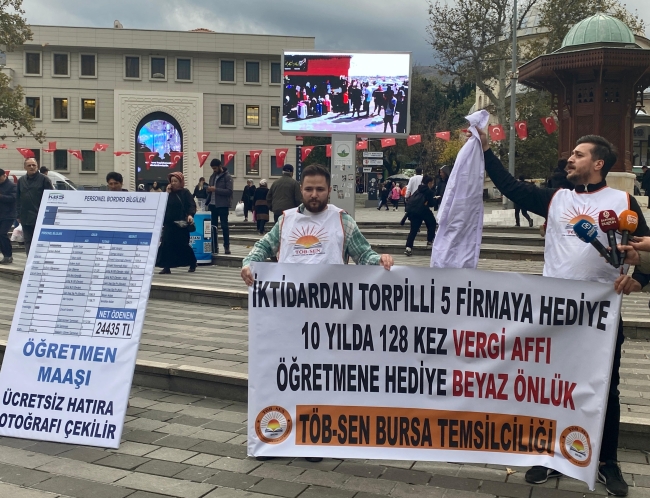 TÖB-SEN Bursa Şubesi'nden 'maaş bordrolu' eylem!