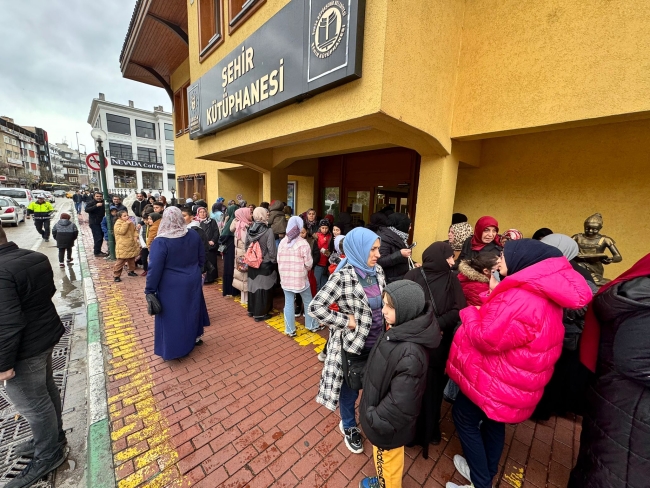 Bursa'da Filistin için çocuklarla el ele zinciri