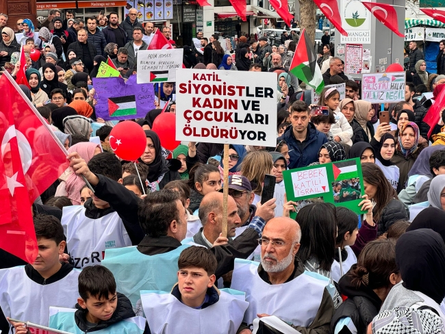Bursa'da Filistin için çocuklarla el ele zinciri