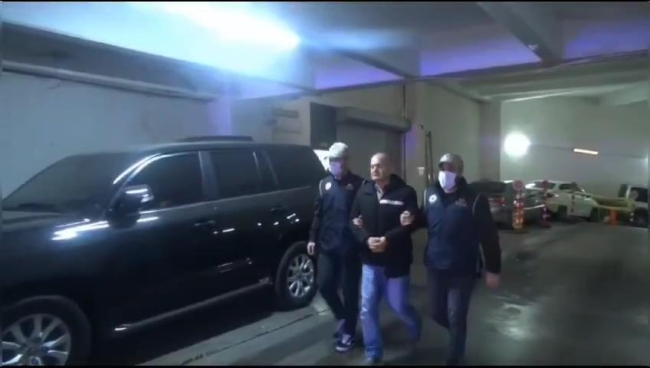 FETÖ üyeliğinden aranan özel kalem müdürü yakalandı 