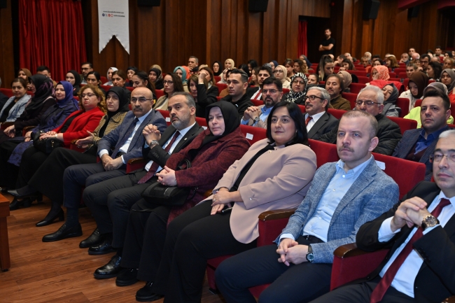 Bursa'da 'Kadına Yönelik Şiddete Karşı' panel düzenlendi